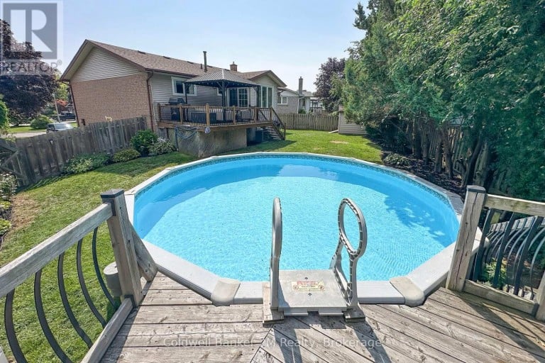 842 SAINT ANNE COURT, Oshawa (Northglen), Ontario, L1J7N1