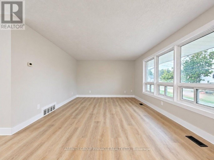 92 ST PATRICK STREET, Kawartha Lakes (Lindsay), Ontario, K9V1R6