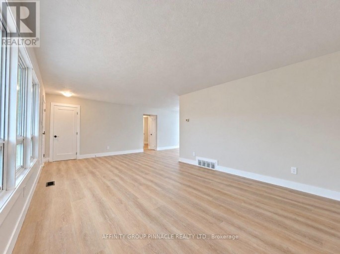 92 ST PATRICK STREET, Kawartha Lakes (Lindsay), Ontario, K9V1R6
