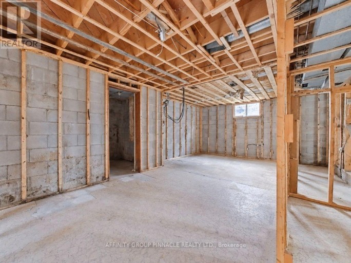 92 ST PATRICK STREET, Kawartha Lakes (Lindsay), Ontario, K9V1R6