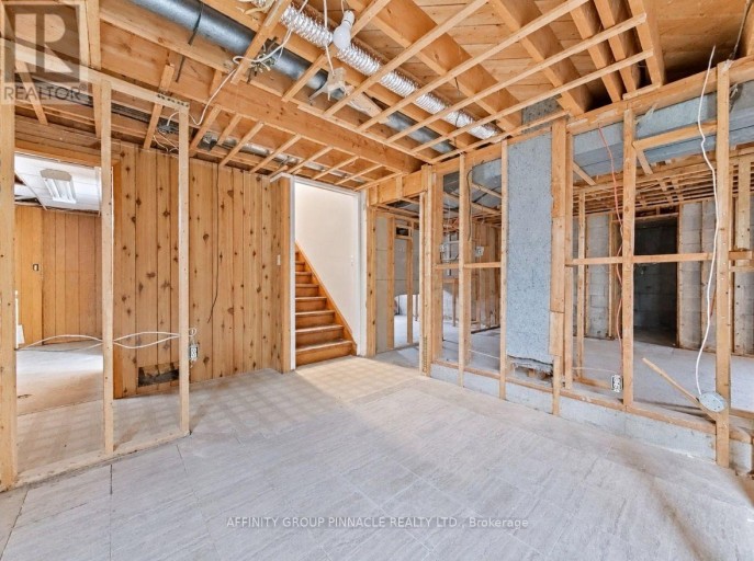 92 ST PATRICK STREET, Kawartha Lakes (Lindsay), Ontario, K9V1R6