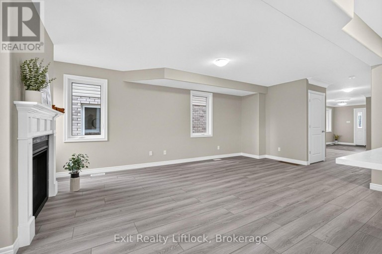 224 O'NEIL STREET, Peterborough (Monaghan Ward 2), Ontario, K9K0H5