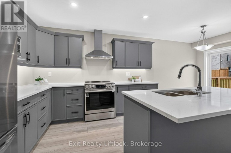 224 O'NEIL STREET, Peterborough (Monaghan Ward 2), Ontario, K9K0H5