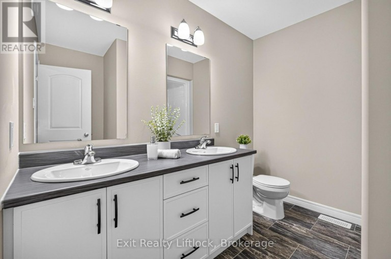 224 O'NEIL STREET, Peterborough (Monaghan Ward 2), Ontario, K9K0H5