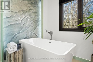 241 ANDOVER DRIVE London South (South O) Ontario photo 35