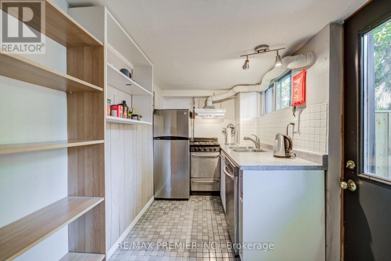 1 - 224 LIPPINCOTT STREET, Toronto (University), Ontario, M5S2P5