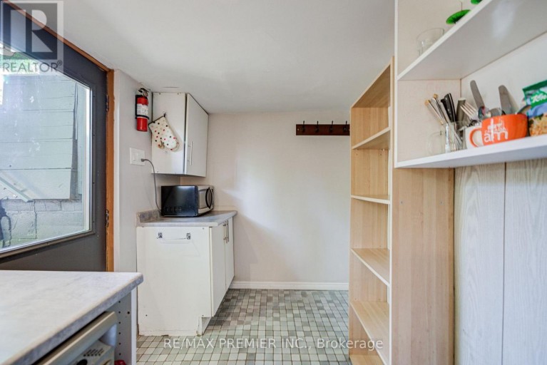 1 - 224 LIPPINCOTT STREET, Toronto (University), Ontario, M5S2P5