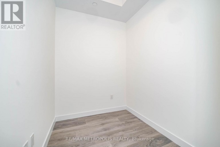 1504 - 8 EGLINTON AVENUE E, Toronto (Mount Pleasant West), Ontario, M4P0C1