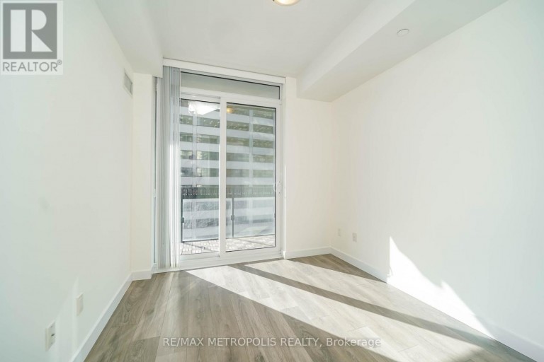 1504 - 8 EGLINTON AVENUE E, Toronto (Mount Pleasant West), Ontario, M4P0C1