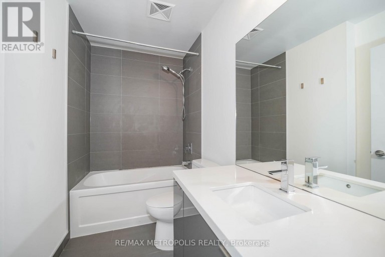1504 - 8 EGLINTON AVENUE E, Toronto (Mount Pleasant West), Ontario, M4P0C1