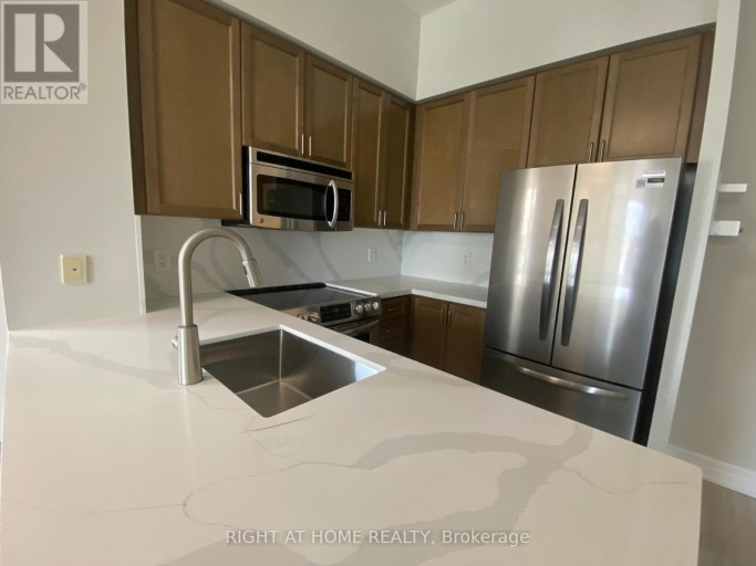 PH109 - 8 SCOLLARD STREET, Toronto (Annex), Ontario, M5R1M2