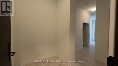 701 - 20 SOUDAN AVENUE Toronto (Mount Pleasant West) Ontario photo 6