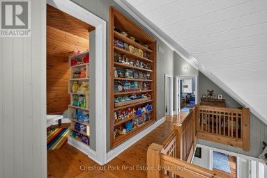 1018 PINE RIDGE ROAD Muskoka Lakes (Wood (Muskoka Lakes)) Ontario photo 18