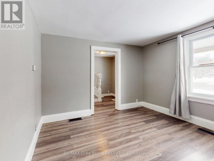 690 8TH STREET E, Owen Sound, Ontario, N4K1L8