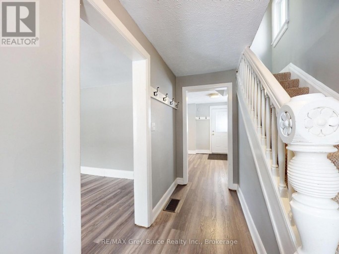 690 8TH STREET E, Owen Sound, Ontario, N4K1L8