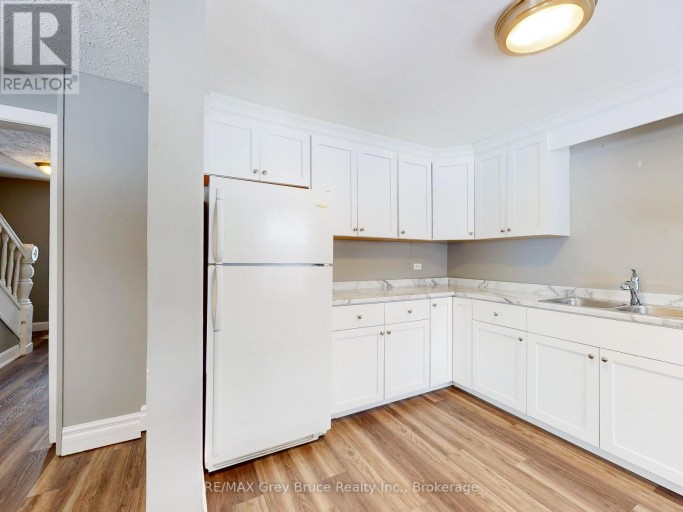 690 8TH STREET E, Owen Sound, Ontario, N4K1L8