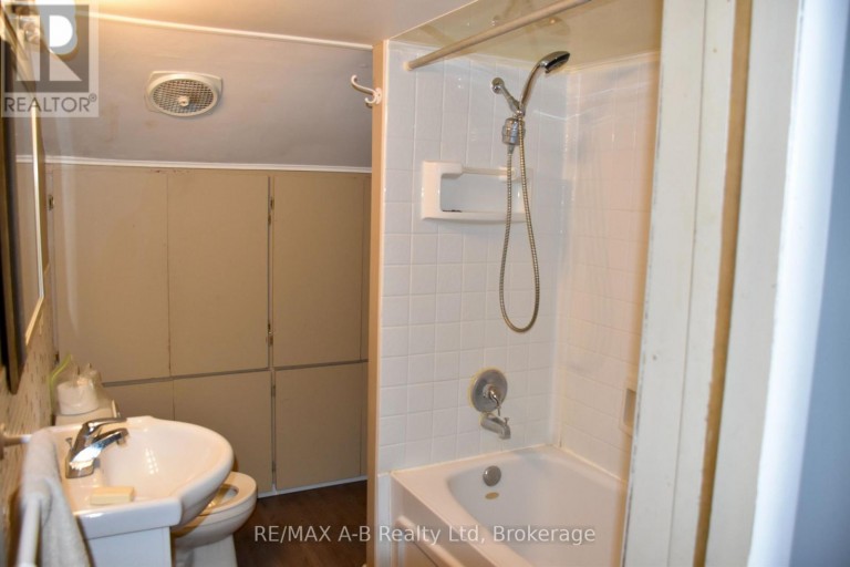 86 SALINA STREET N, St. Marys, Ontario, N4X1C8