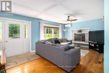 239 NAPOLEON STREET Grey Highlands Ontario photo 4