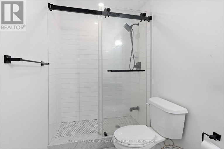 205 - 408 BROWNS LINE, Toronto (Alderwood), Ontario, M8W0C3