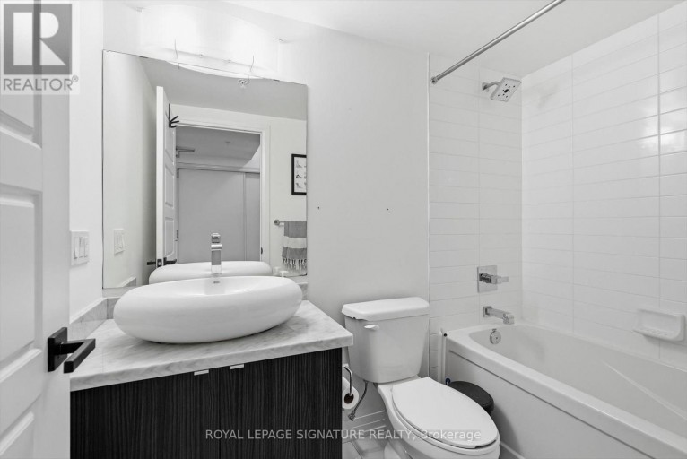 205 - 408 BROWNS LINE, Toronto (Alderwood), Ontario, M8W0C3