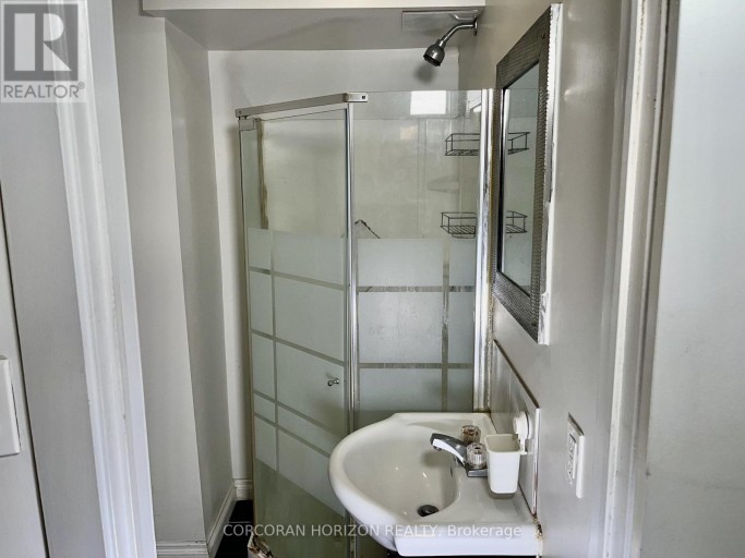 3 - 2257 DUNDAS STREET W, Toronto (Roncesvalles), Ontario, M6R1X6