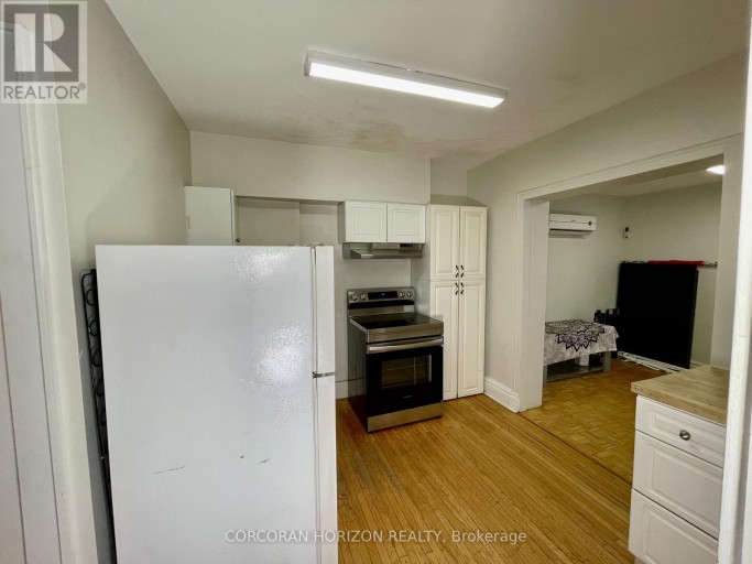3 - 2257 DUNDAS STREET W, Toronto (Roncesvalles), Ontario, M6R1X6