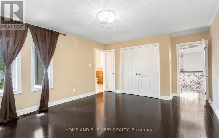 1755 BIRCHWOOD DRIVE, Mississauga (Clarkson), Ontario, L5J1T7