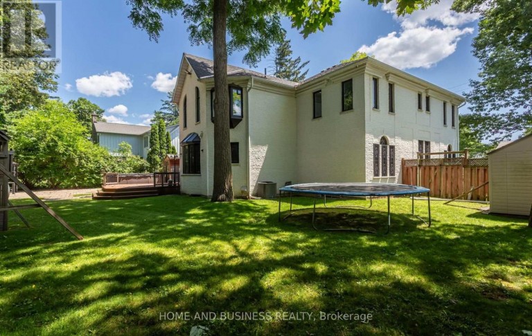 1755 BIRCHWOOD DRIVE, Mississauga (Clarkson), Ontario, L5J1T7