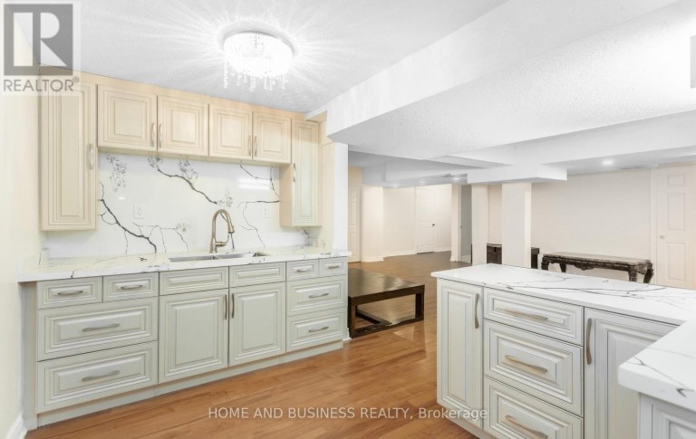 1755 BIRCHWOOD DRIVE, Mississauga (Clarkson), Ontario, L5J1T7