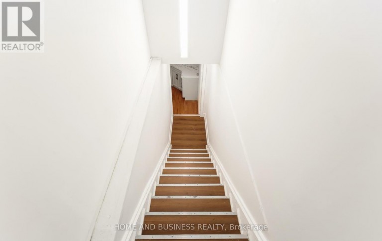 1755 BIRCHWOOD DRIVE, Mississauga (Clarkson), Ontario, L5J1T7