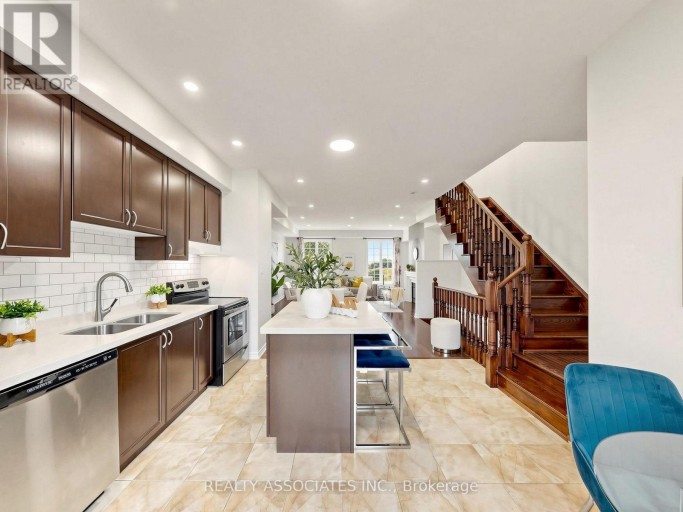11 TATRA LANE, Markham (Cathedraltown), Ontario, L6C0P3