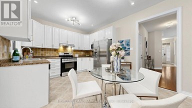 129 BEARE TRAIL Newmarket (Woodland Hill) Ontario photo 16