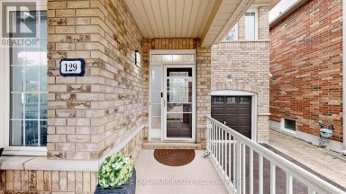 129 BEARE TRAIL Newmarket (Woodland Hill) Ontario photo 2
