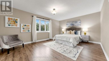 129 BEARE TRAIL Newmarket (Woodland Hill) Ontario photo 23