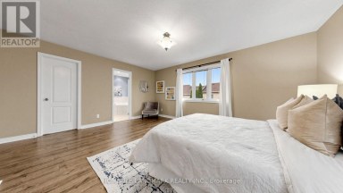 129 BEARE TRAIL Newmarket (Woodland Hill) Ontario photo 25