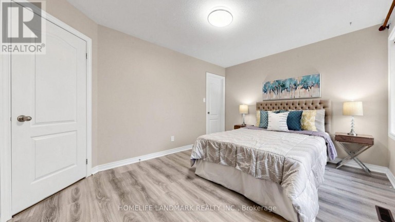 129 BEARE TRAIL, Newmarket (Woodland Hill), Ontario, L3X3B6