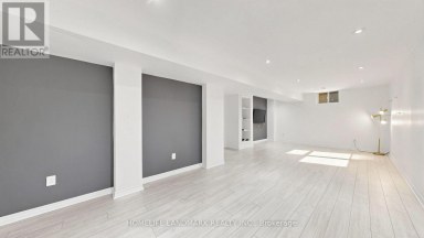 129 BEARE TRAIL Newmarket (Woodland Hill) Ontario photo 38