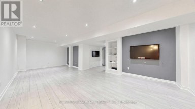 129 BEARE TRAIL Newmarket (Woodland Hill) Ontario photo 40