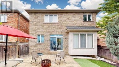 129 BEARE TRAIL Newmarket (Woodland Hill) Ontario photo 44