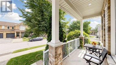 129 BEARE TRAIL Newmarket (Woodland Hill) Ontario photo 47