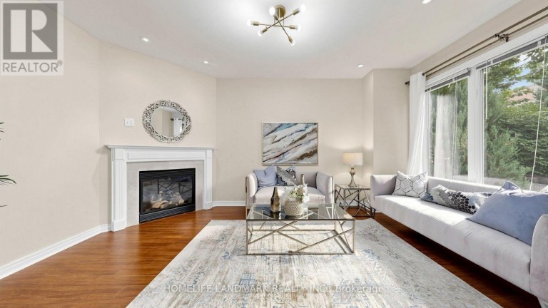 129 BEARE TRAIL, Newmarket (Woodland Hill), Ontario, L3X3B6