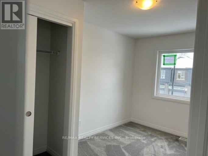 18 ROPER PLACE, Kitchener, Ontario, N2R1R2