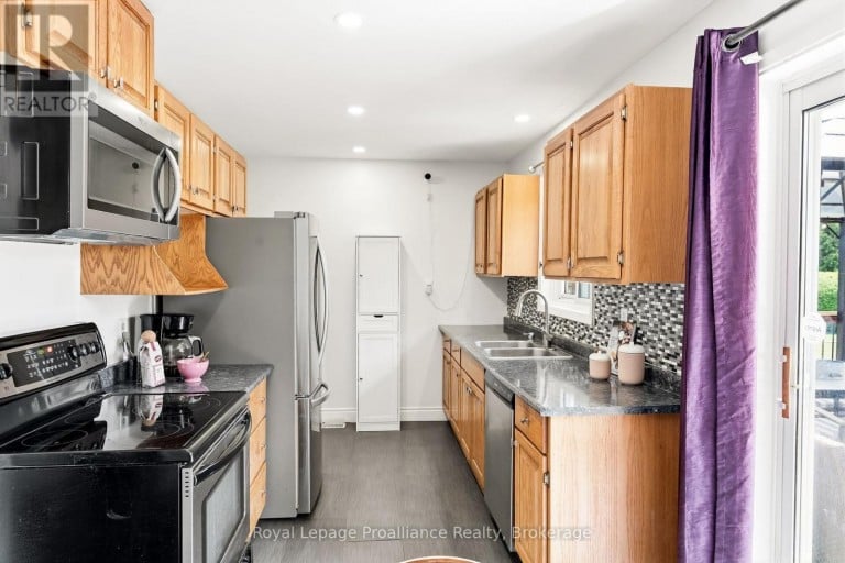 110 ONTARIO STREET, Brighton, Ontario, K0K1H0