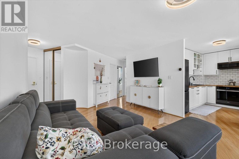 2106 - 270 QUEENS QUAY W, Toronto (Waterfront Communities), Ontario, M5J2N4
