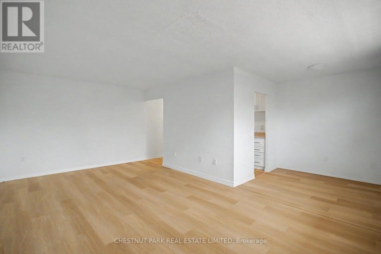 406 - 900 GLEN STREET, Oshawa (Lakeview), Ontario, L1J5Z4