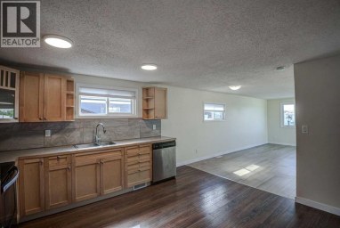 485, 3223 83 Street NW Calgary Alberta photo 3