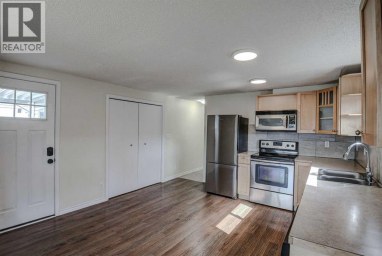 485, 3223 83 Street NW Calgary Alberta photo 5