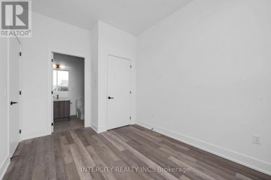 128 - 2075 KING ROAD King (King City) Ontario photo 23