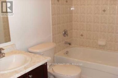 COUCH HOUSE - 29 WOODWAY LANE Markham (Cornell) Ontario photo 5