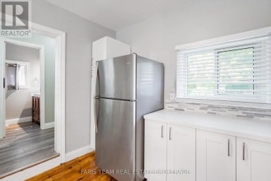 277 GLOUCESTER STREET Midland Ontario photo 8